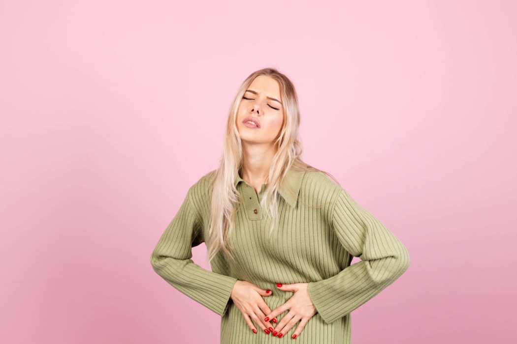 Gravid kvinde med kvalme og mavesmerter